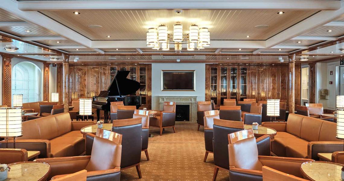 Sea Cloud Spirit lounge